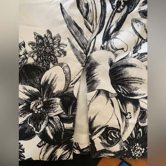 White House Black-Market White/Black Floral Colorblock Pencil Skirt 0 PreOwned - Picture 5 of 8